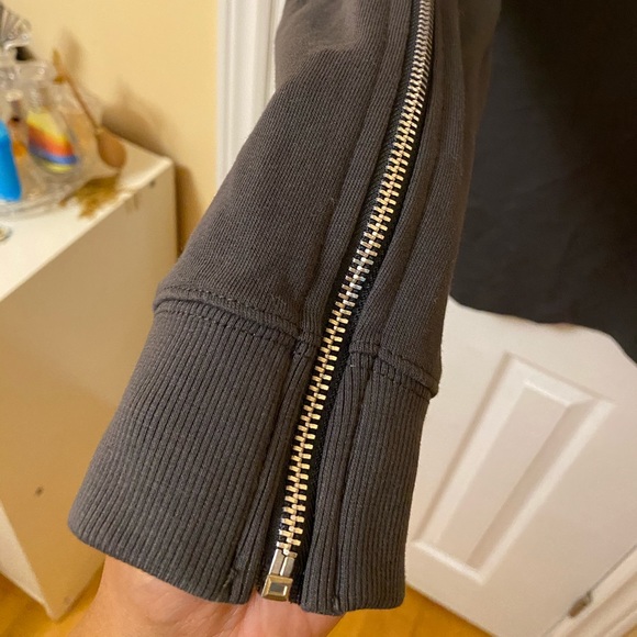 Off the shoulder zip detail top - Picture 4 of 4